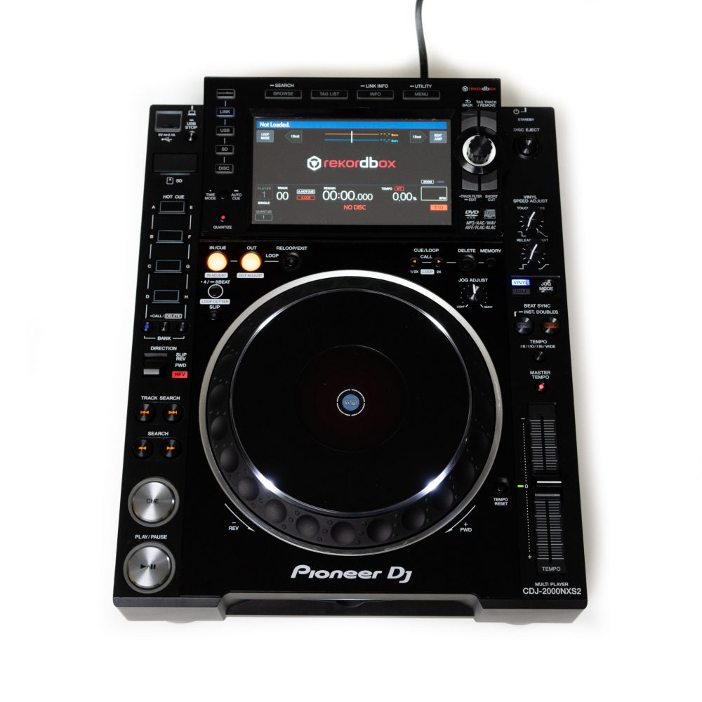 Sumérgete en el esplendor de la música: ¡abre nuevos caminos con el Pioneer DJ CDJ-2000NXS2!